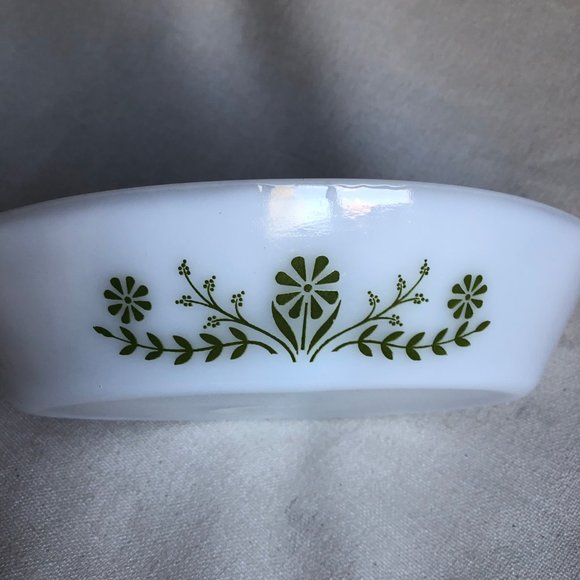 Milk Glass Green Daisy Divided Casserole Dish VTG - Picture 5 of 7